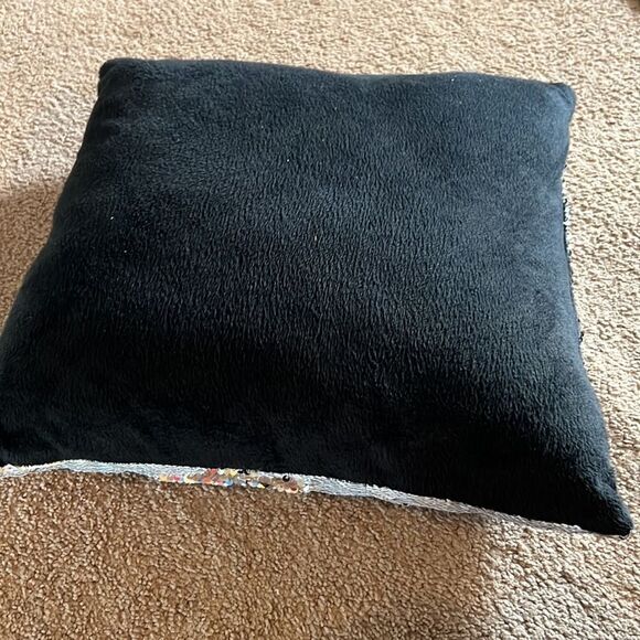 Glitter changing throw pillow - Picture 3 of 5